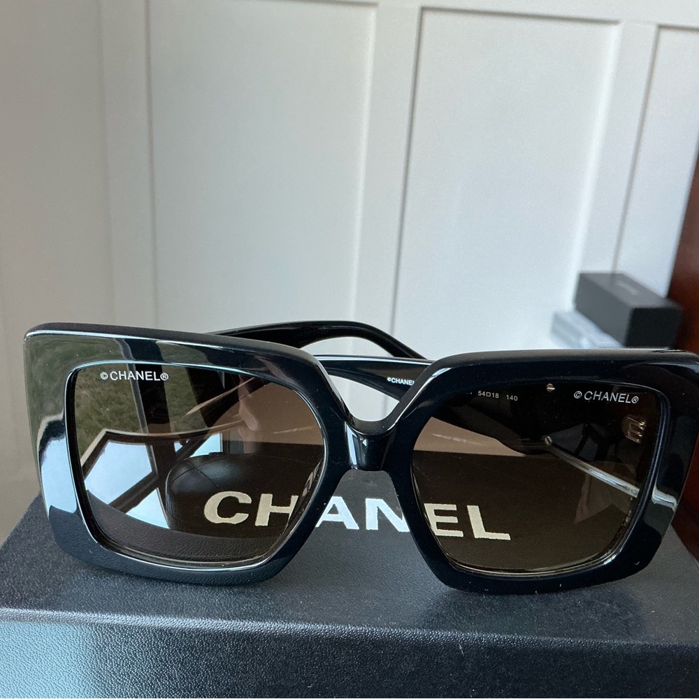 CHANEL Black Oversized Square Sunglasses with Gradient Lenses
